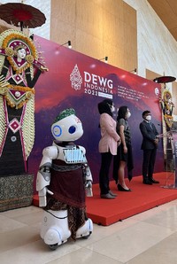 Telkomsel ikut menghadirkan showcase 5G pada dua rangkaian kegiatan G20 di Bali. Begini keseruannya yang juga dihadiri oleh Menkominfo Johnny G. Plate.