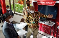 Telkomsel ikut menghadirkan showcase 5G pada dua rangkaian kegiatan G20 di Bali. Begini keseruannya yang juga dihadiri oleh Menkominfo Johnny G. Plate.