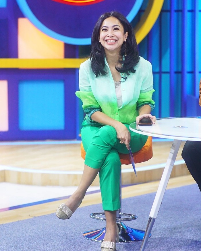 Kece! Feni Rose Koleksi Cangkir Teh hingga Berdiet Kece! Feni Rose Koleksi Cangkir Teh hingga Berdiet