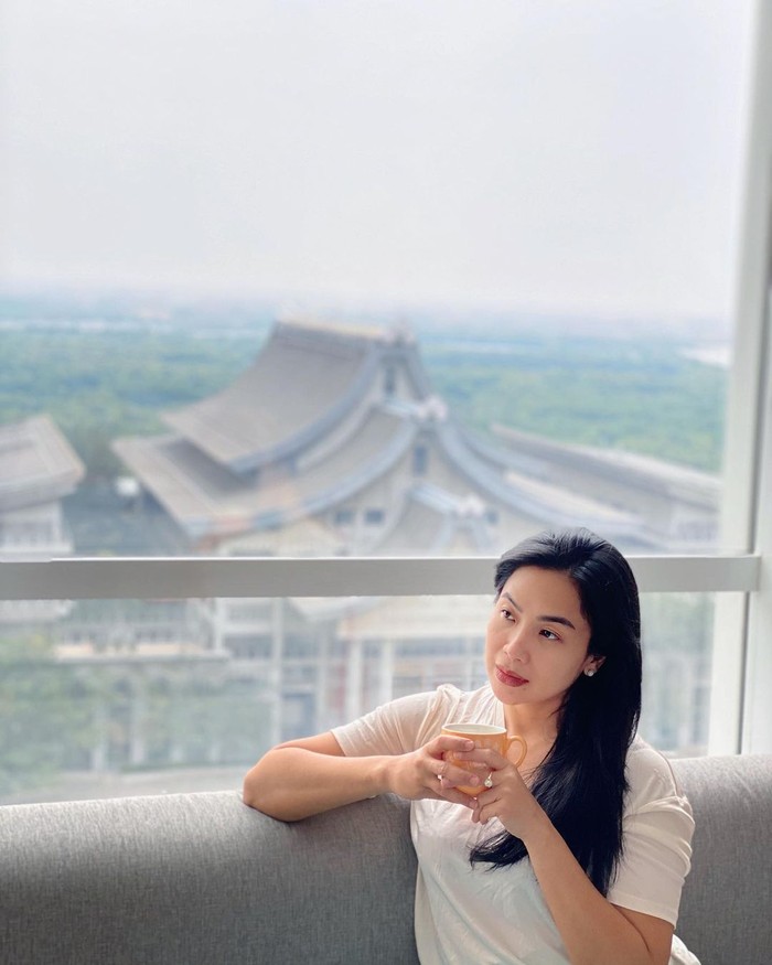 Kece! Feni Rose Koleksi Cangkir Teh hingga Berdiet