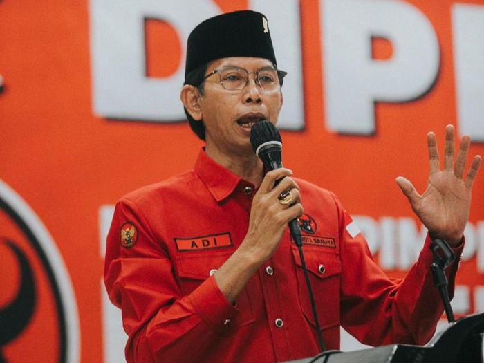 Ketua DPC PDI Perjuangan Kota Surabaya Adi Sutarwijono