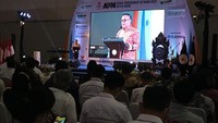 Juga di hadiri oleh Kepala LKPP Abdullah Azwar Anas.