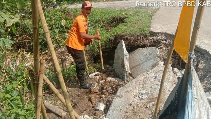 Longsor di Rumpin Bogor, 3 Rumah dan Akses Jalan Rusak (Istimewa)
