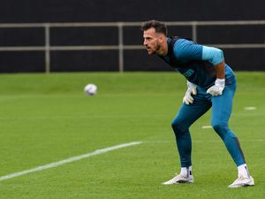 Dubravka ke MU, Haruskah De Gea Khawatir?