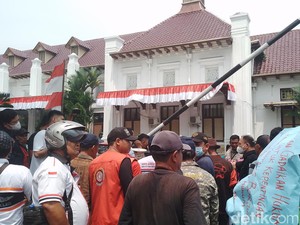 Ratusan Massa Geruduk PN Medan, Minta Mujianto Segera Ditahan