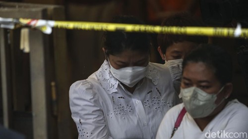 Mabes Polri telah selesai merekonstruksi kasus pembunuhan Brigadir Yosua atau Brigadir J. Rekonstruksi 78 adegan selesai dalam 7,5 jam.