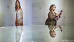 Melihat Kisah Panjang Kebaya Dalam Pameran Foto