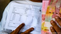 Adanya money changer ini memberikan kemudahan penukaran valas bagi warga Indonesia maupun Timor Leste.