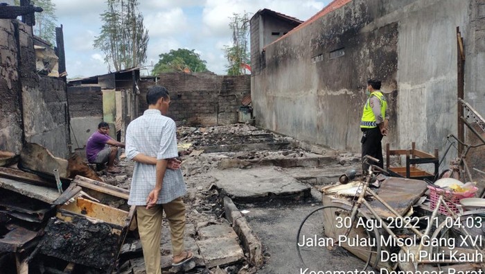 Musibah kebakaran terjadi di sebuah rumah kos semi permanen yang beralamat di Jalan Pulau Misol Gang XIV Nomor 25, Desa Dauh Puri Kauh, Kecamatan Denpasar Barat, Kota Denpasar.