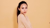 Narilya Gulmongkolpech kini sibuk dengan job pemotretan hingga endorsement, juga main di serial TV baru. (Foto: dok. Instagram @yadarilya)