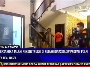 Momen Yosua Tergeletak di Bawah Tangga Usai Ditembak