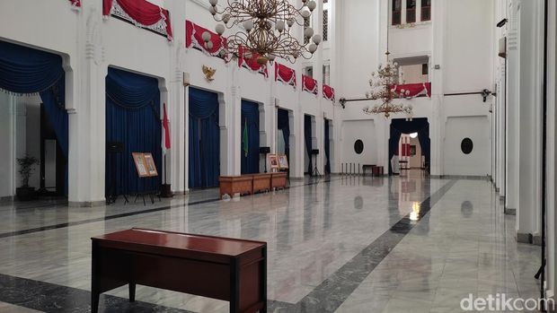 Penampakan gorden di Gedung Sate, Kota Bandung