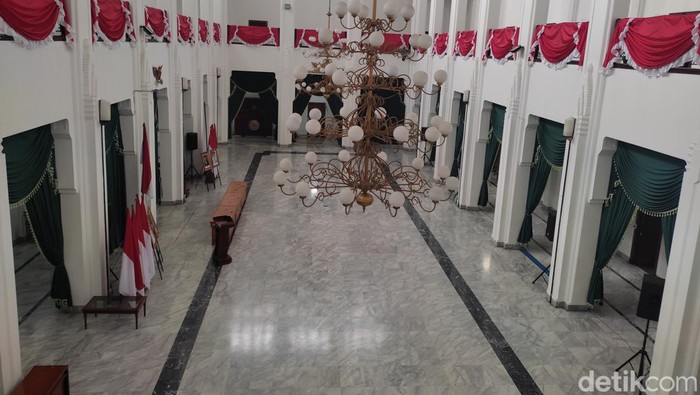 Penampakan gorden di Gedung Sate, Kota Bandung
