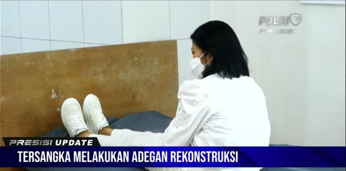 Penampakan Putri Candrawathi saat rekonstruksi kasus Brigadir J (dok. YouTube Polri)