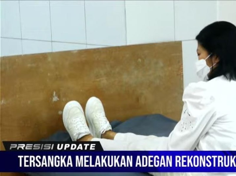 Penampakan Putri Candrawathi saat rekonstruksi kasus Brigadir J (dok. YouTube Polri)