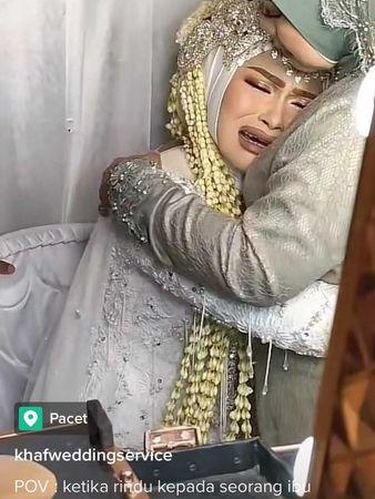 Pengantin wanita yang menangis usai akad nikah viral di media sosial.