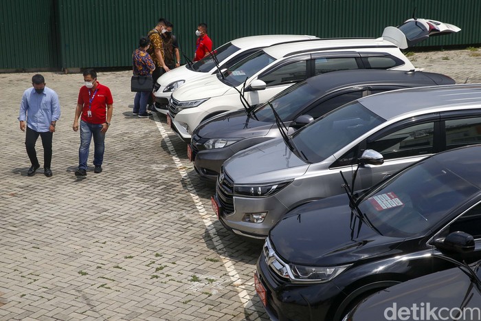Penjualan mobil terus tumbuh seiring dengan meningkatnya perekonomian Indonesia Hal ini juga berlaku untuk penjualan mobil bekas.