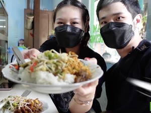 Pertama Kali Makan di Warteg, Sisca Kohl: Aku Suka Banget!