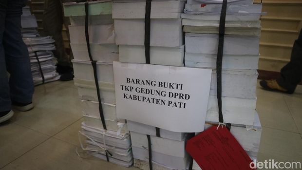 Polres Pati jumpa pers penangkapan tersangka pencurian dokumen di kantor DPRD dan dinas di Kabupaten Pati, Selasa (30/8/2022).
