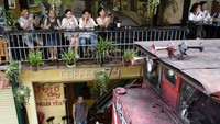 Kawasan permukiman tua di pusat kota Hanoi ini memiliki jalur kereta api yang terkenal paling ekstrem di Vietnam.