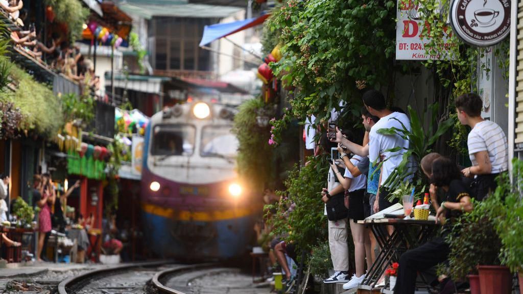 Potret Jalur Kereta di Gang Sempit Hanoi yang Ramai Dikunjungi Wisatawan