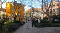 Peringkat ke-16 adalah Praça das Flores, Lisbon. Foto: TripAdvisor