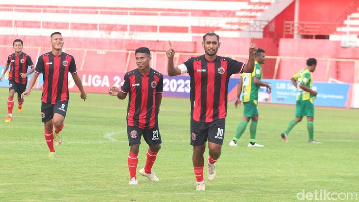 Putra Delta Sidoarjo menang telak atas PSBS Biak di Stadion Soepriadi