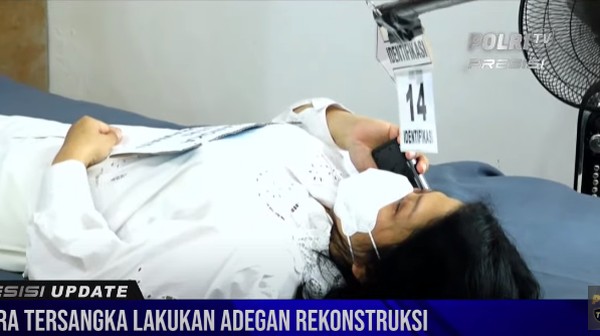 5 Foto Gerak-gerik Putri Candrawathi di Rekonstruksi Pembunuhan Yosua