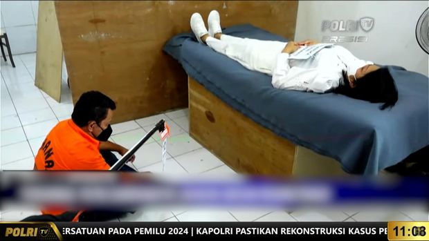 Penyebab tewasnya Brigadir Nofriansyah Yosua Hutabarat atau Brigadir J disebut-sebut karena peristiwa di Magelang. Dalam rekonstruksi, terlihat ada adegan istri Ferdy Sambo, Putri Candrawathi berbaring di kasur. Lalu Kuat Ma'ruf duduk di hadapan putri yang berbaring, selanjutnya Brigadir J yang duduk di depan Putri.