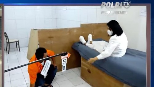 Rekonstruksi kasus pembunuhan Brigadir Nopriansyah Yosua Hutabarat atau Brigadir J digelar di Saguling, Duren Tiga Jakarta, Selasa (30/8/2022). Lima tersangka dihadirkan.