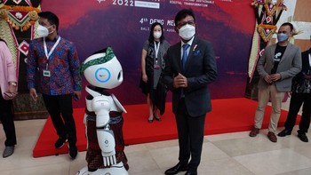 Robot dengan wujud lucu ini sempat berdialog dengan Menteri Komunikasi dan Informatika Johnny G. Plate saat Pembukaan Pameran Industrial Task Force (ITF) DEWG, Senin (29/08/2022). Foto: Fino/detikinet