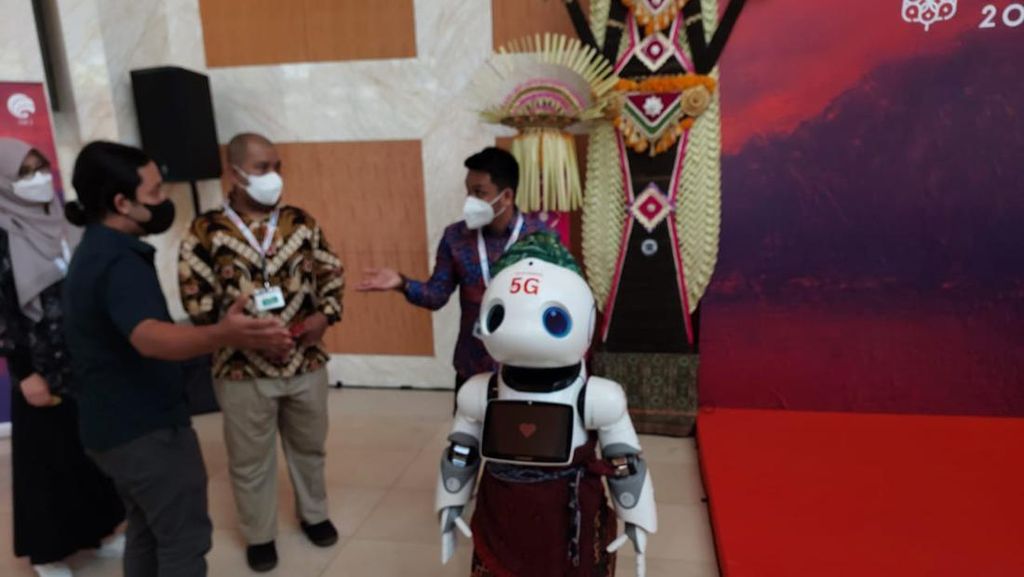 Wujud Robot UU Unjuk Gigi di Bali, Bisa Nyanyi dan Bicara
