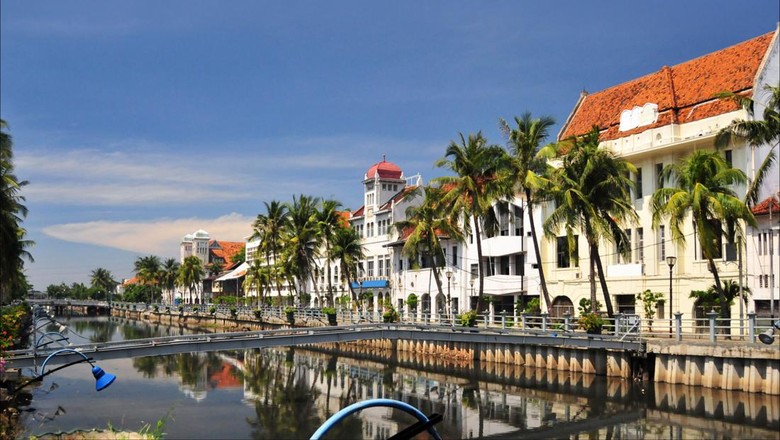 Sejarah Kota Tua Jakarta yang Baru Direvitalisasi, Ini Informasinya Sejarah Kota Tua Jakarta dapat disimak lewat informasi di bawah ini. Kota Tua adalah kawasan wisata yang berlokasi di Jakarta Barat. Ini sejarahnya.