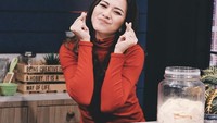 Di Instagramnya, Dita memang jarang mengunggah momennya dengan sang suami. Ia lebih banyak membagikan momen kulinerannya, terutama momen ngopi yang seru. Foto: Instagram @fakhranaaa