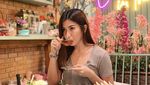 Si Cantik Dita Fakhrana yang Doyan Ngopi di Paris hingga Seoul