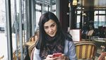 Si Cantik Dita Fakhrana yang Doyan Ngopi di Paris hingga Seoul