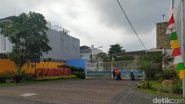 Apalagi Irjen Ferdy Sambo diketahui memiliki rumah pribadi di Magelang, tepatnya di daerah Mertoyudan. Sementara dusun Sambo berada di Desa Podosoko, Kecamatan Sawangan, Kabupaten Magelang. (Eko Susanto/detikcom)