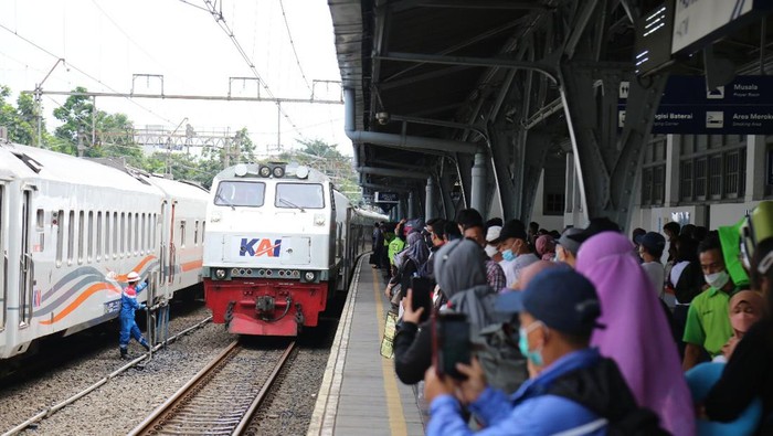 Syarat Naik Kereta Api Terbaru Mulai Hari Ini, Cek Info Lengkapnya