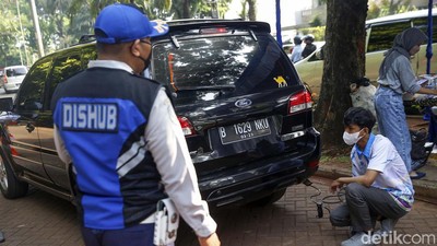 Truk hingga Mobil Pribadi Ikut Uji Emisi Gratis