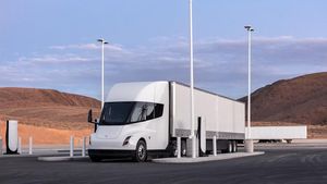 Potret Truk Listrik Tesla Semi, Sekali Cas Bisa Melaju 805 Km