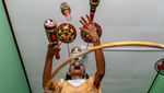 Usaha Kakek di Myanmar Lestarikan Seni Juggling yang Terancam Punah