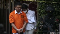 Pasangan suami istri itu sendiri telah ditetapkan sebagai tersangka pembunuhan berencana bersama 3 tersangka lainnya.