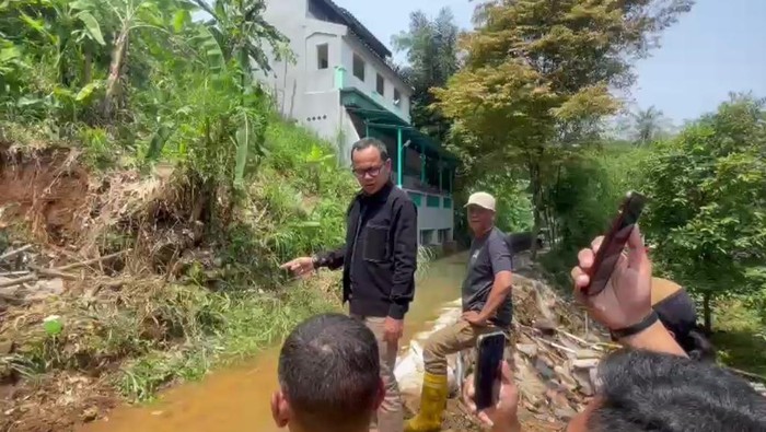 Wali Kota Bogor Bima Arya meninjau lokasi bencana (Dok istimewa)