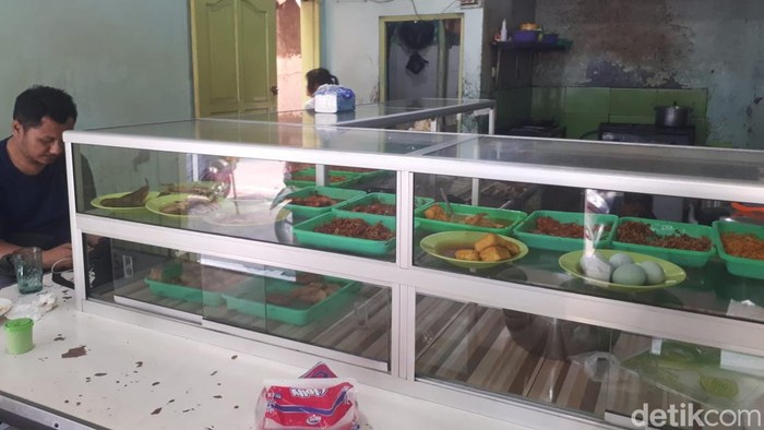 Warteg Cs Atur Siasat Biar Nggak Boncos Gara-gara Telur Mahal Harga telur ayam di pasaran mencapai Rp 33.000. Hal ini menimbulkan keresahan dalam diri masyarakat, terutama para pedagang masakan.