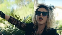 Film itu juga menampilan Evan Rachel Wood sebagai Madonna. (Foto: dok. Roku)