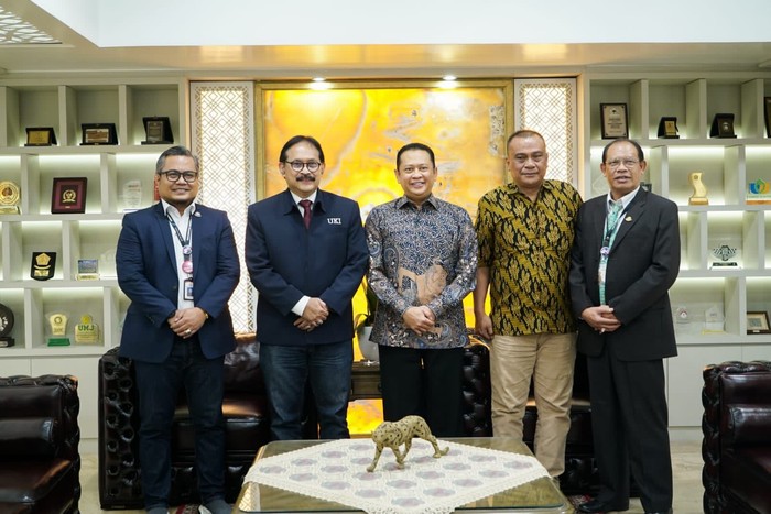 Bamsoet dan Jajaran Senat UKI