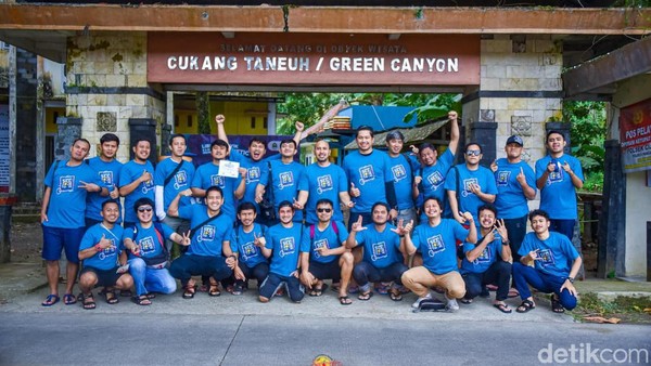 Meski dihantam pandemi, Green Canyon masih menjadi wisata primadona di Pangandaran. Buktinya, destinasi ini masih tetap banyak dikunjungi wisatawan, meski tidak sebanyak saat sebelum pandemi dulu. (Dhani Irawan/detikcom) Meski dihantam pandemi, Green Canyon masih menjadi wisata primadona di Pangandaran. Buktinya, destinasi ini masih tetap banyak dikunjungi wisatawan, meski tidak sebanyak saat sebelum pandemi dulu. (Dhani Irawan/detikcom)