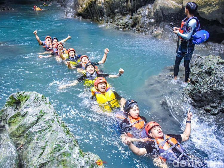 Rekomendasi Tempat Seru Akhir Pekan: Green Canyon Pangandaran