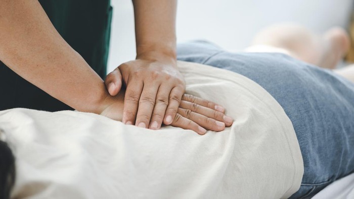 Dialami Wanita Umur 30-an di AS, Kenapa Pijat Kretek Picu Stroke?