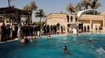 Massa Duduki dan Berenang di Istana Negara Irak, Mirip di Sri Lanka